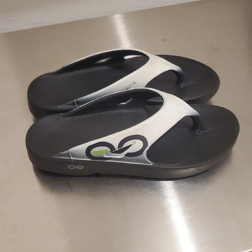 OOFOS Black and Metallic Sandals - Picture 3 of 5